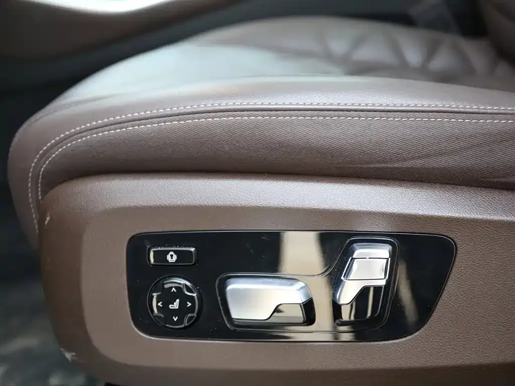BMW X5 — фото 10