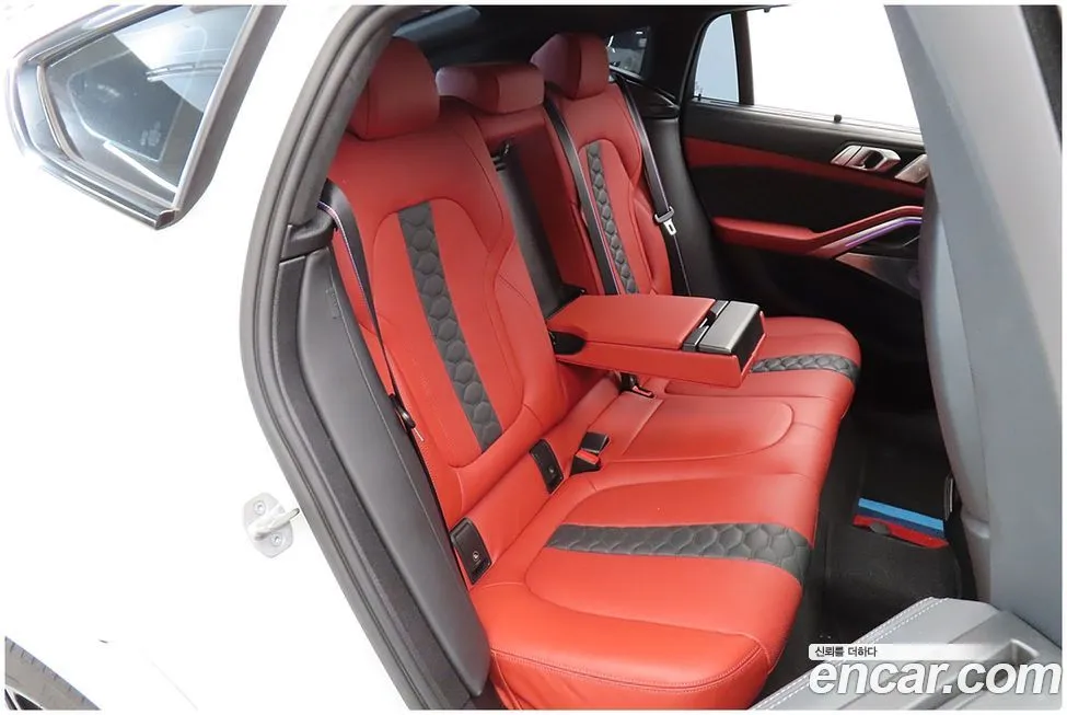 BMW X6M 2023 из KR, фото 9