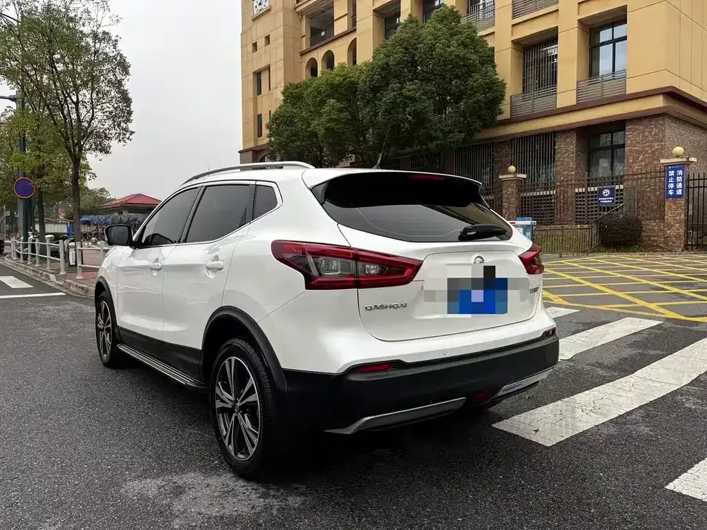 Nissan Qashqai — фото 4