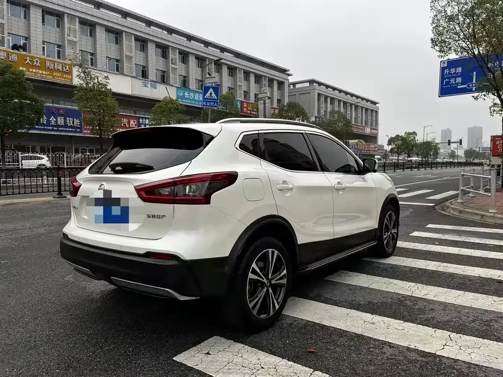 Nissan Qashqai — фото 5