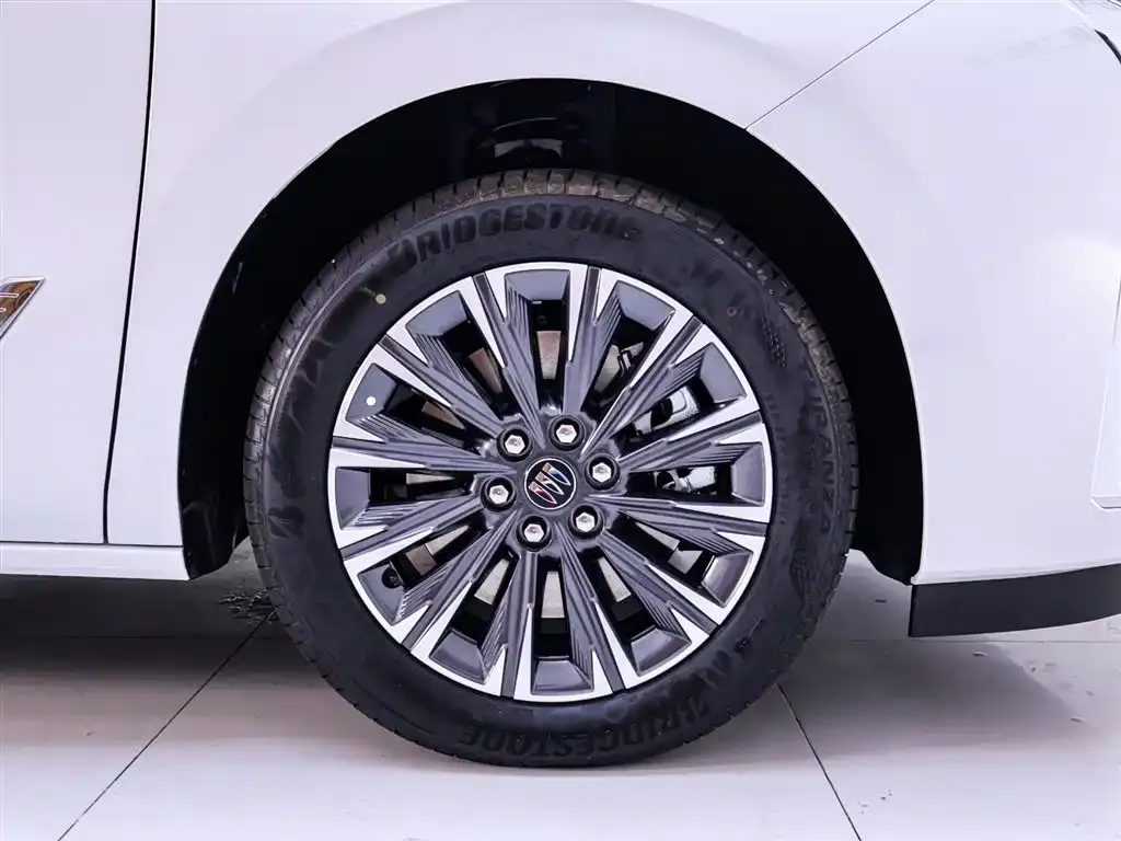 Buick GL8 2025 из CN, фото 6