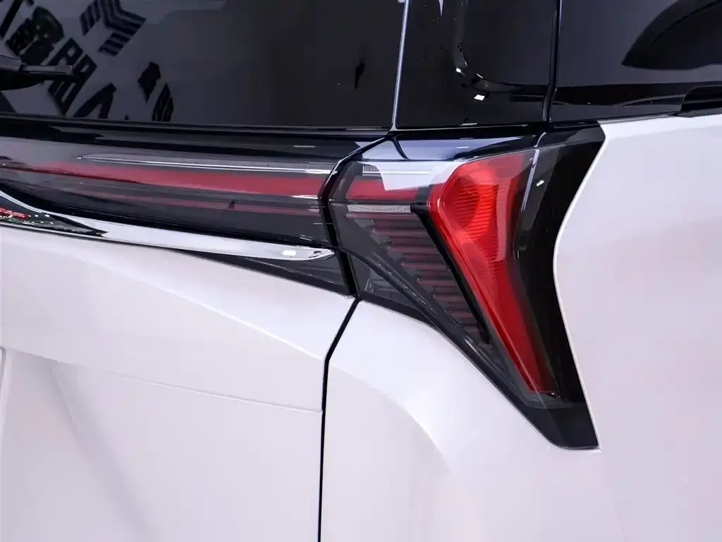 Buick GL8 2025 из CN, фото 9