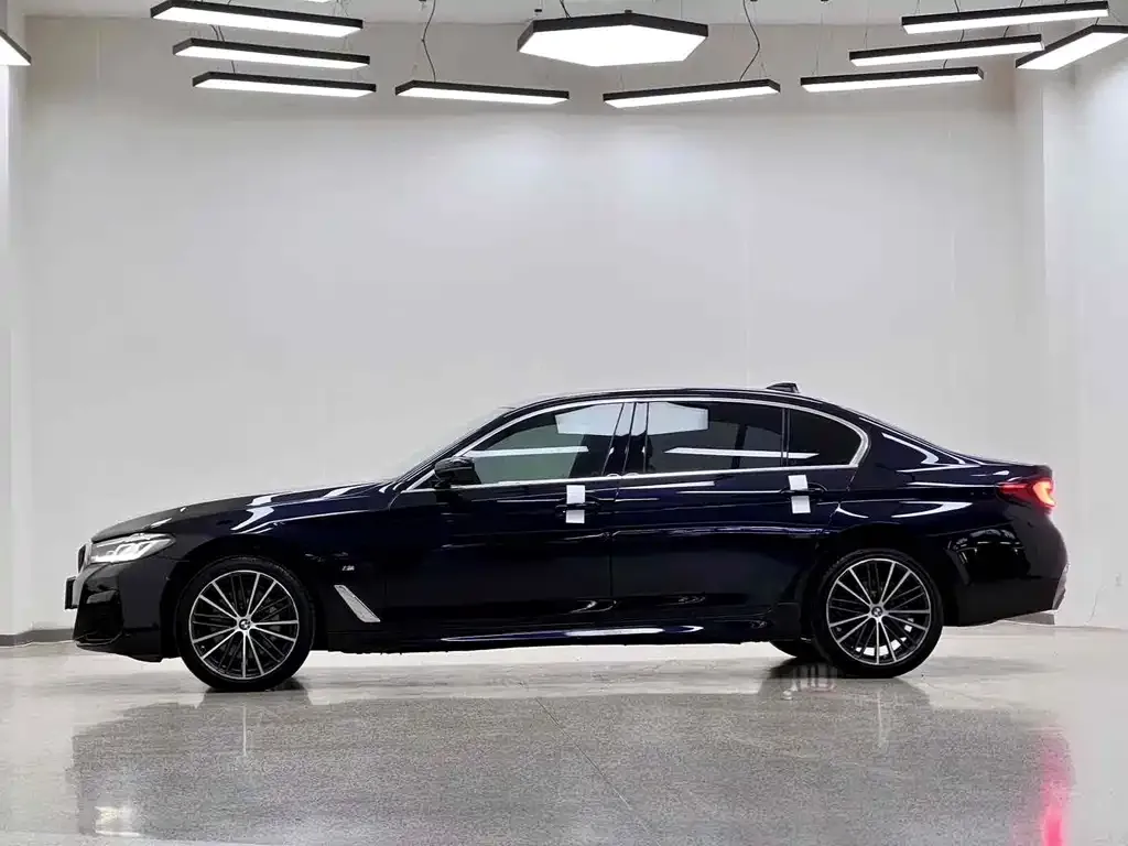 BMW 5 Series — фото 4