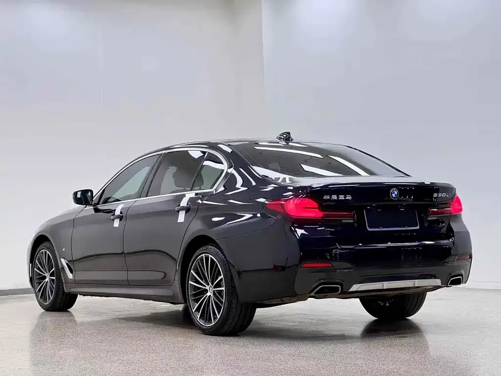 BMW 5 Series — фото 5