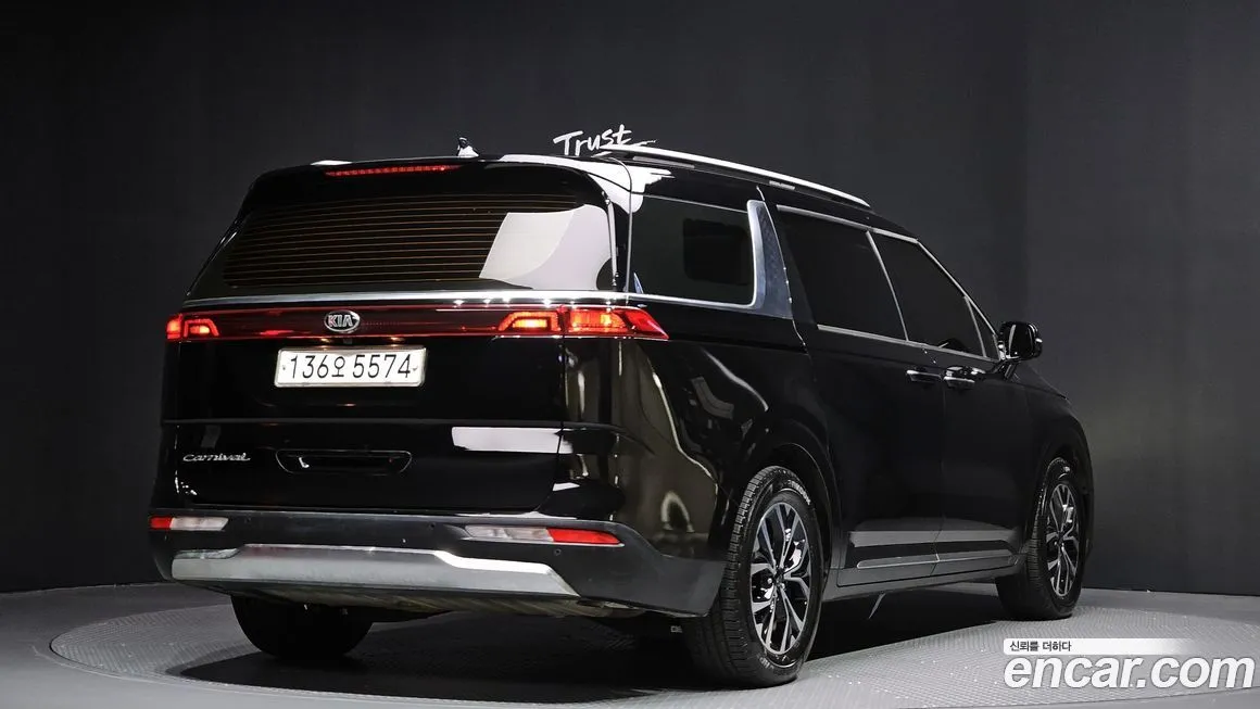 Kia Carnival — фото 2