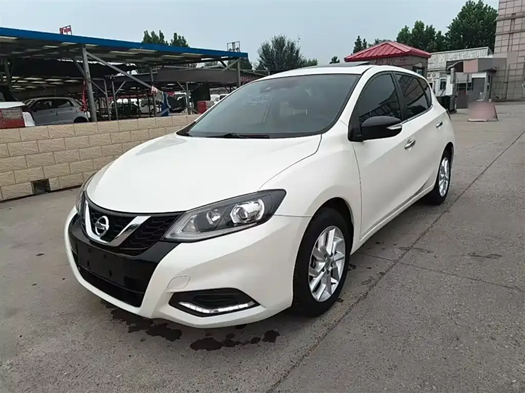 Nissan Tiida 2022 из CN, фото 2