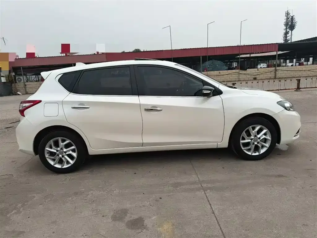 Nissan Tiida 2022 из CN, фото 5