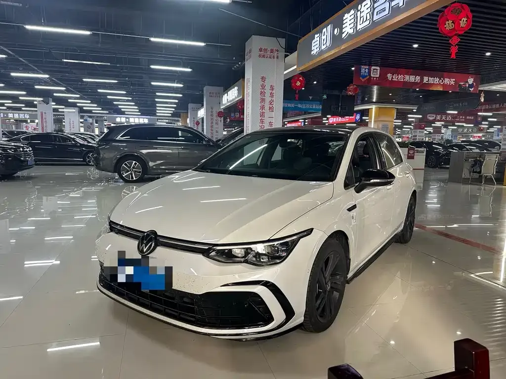 Volkswagen Golf 2024 из CN, фото 1
