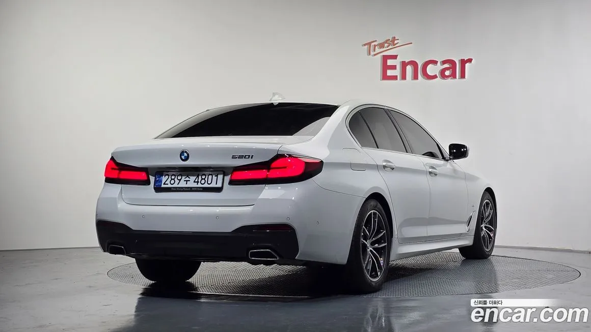 BMW 5-Series 2023 из KR, фото 2