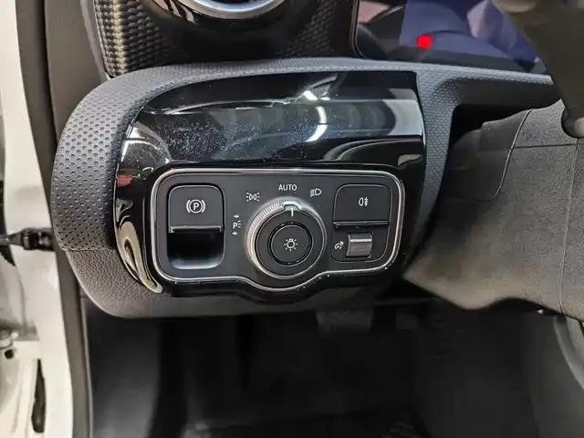 Mercedes-Benz A-Class — фото 10