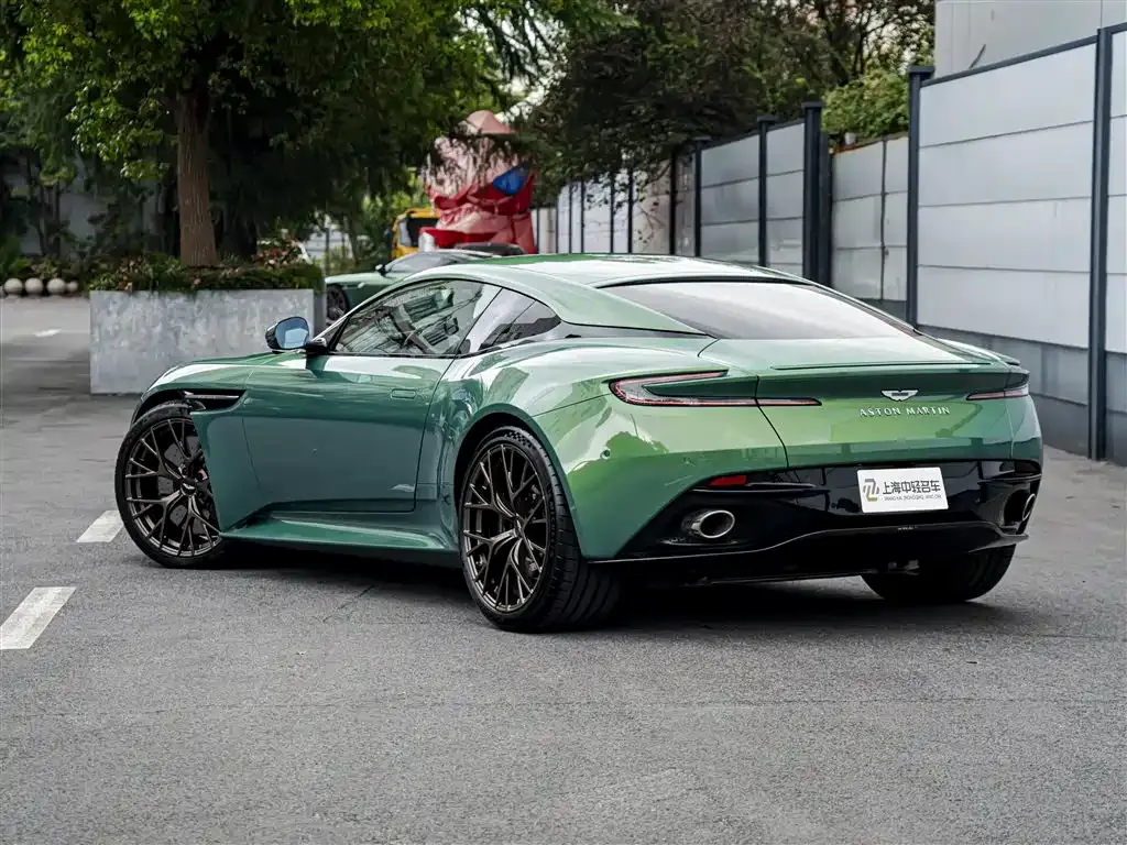 Aston Martin DB12 2025 из CN, фото 4