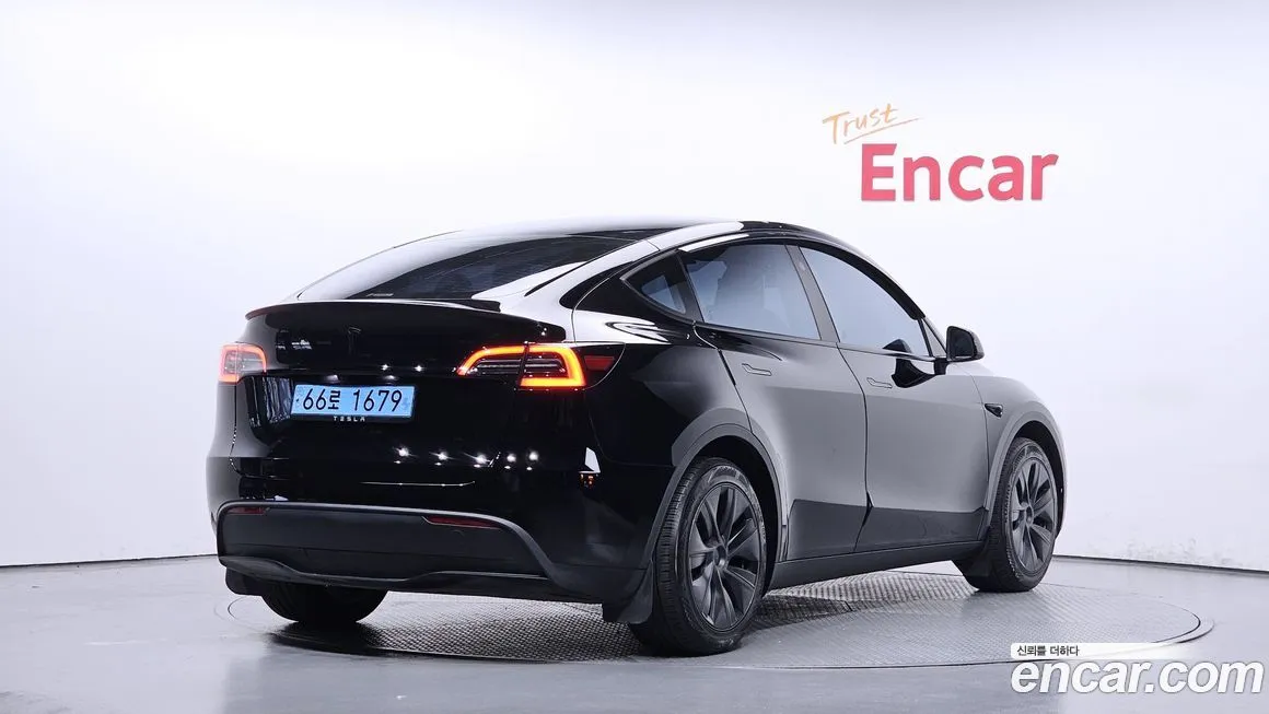 Tesla Model Y — фото 2