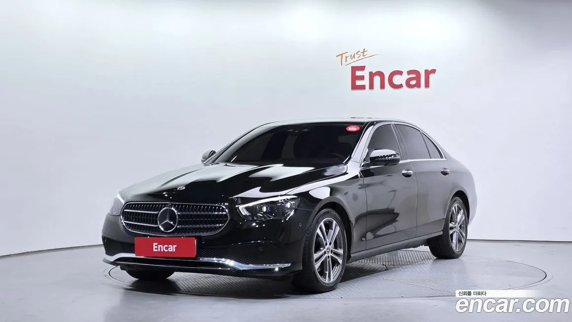 Mercedes-Benz E-Class — фото 1