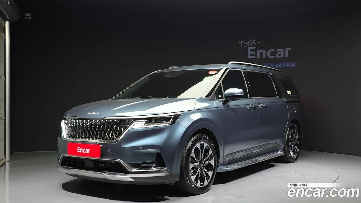 Kia Carnival — фото 1