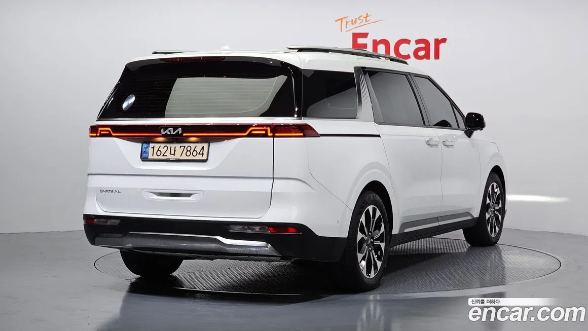 Kia Carnival — фото 2