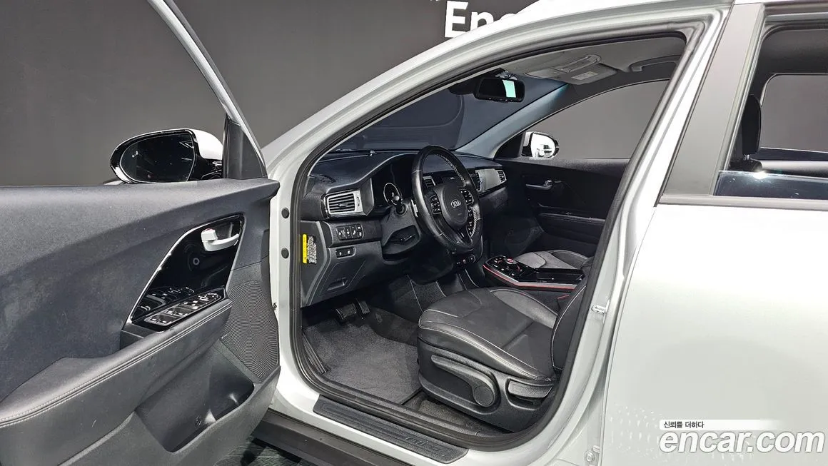 Kia Niro — фото 10