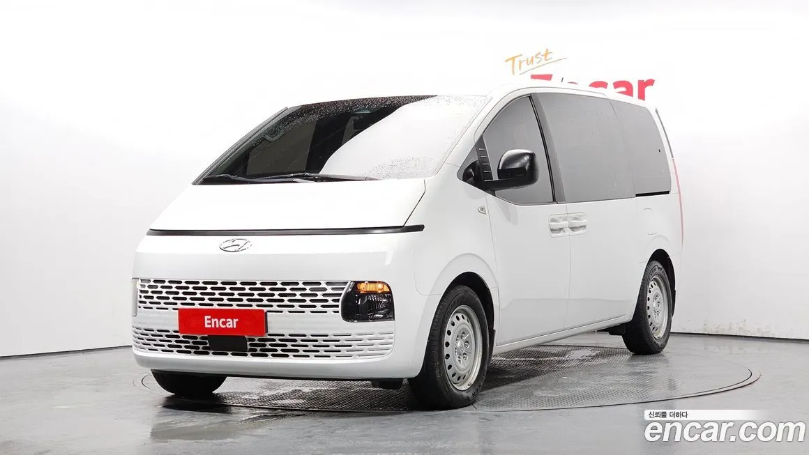 Hyundai Staria — фото 1