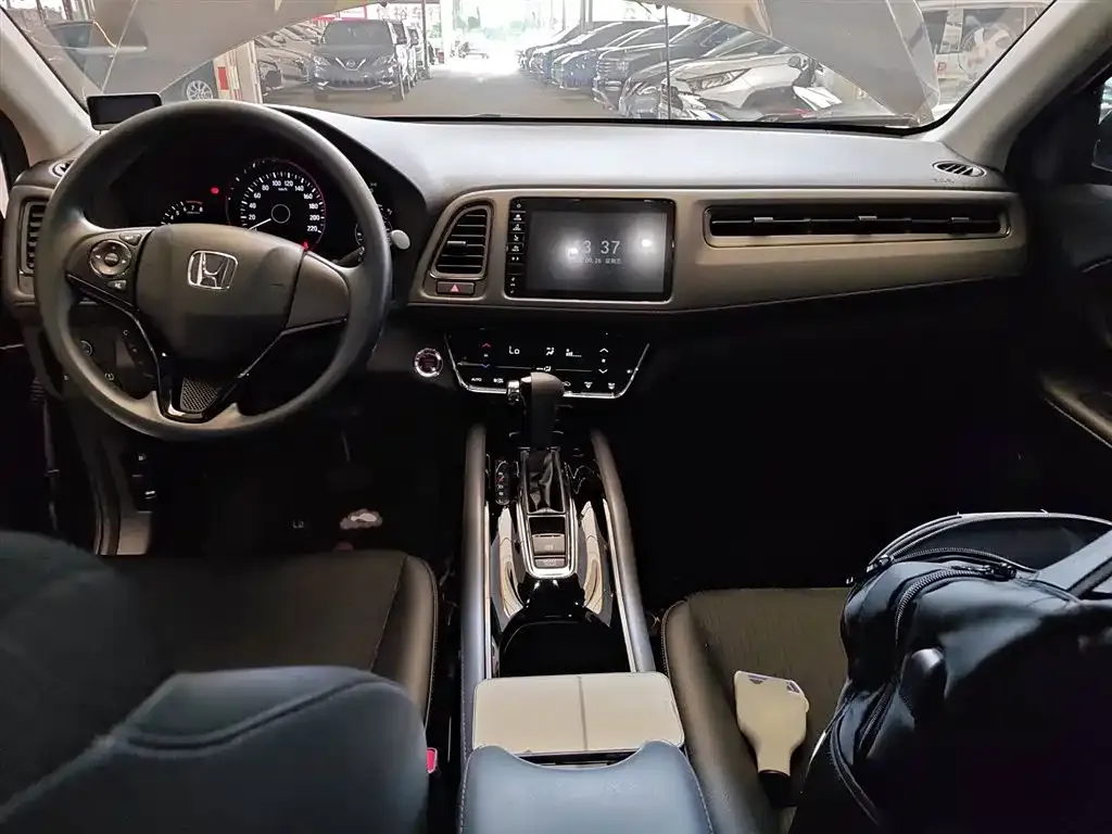 Honda Vezel 2021 из CN, фото 10