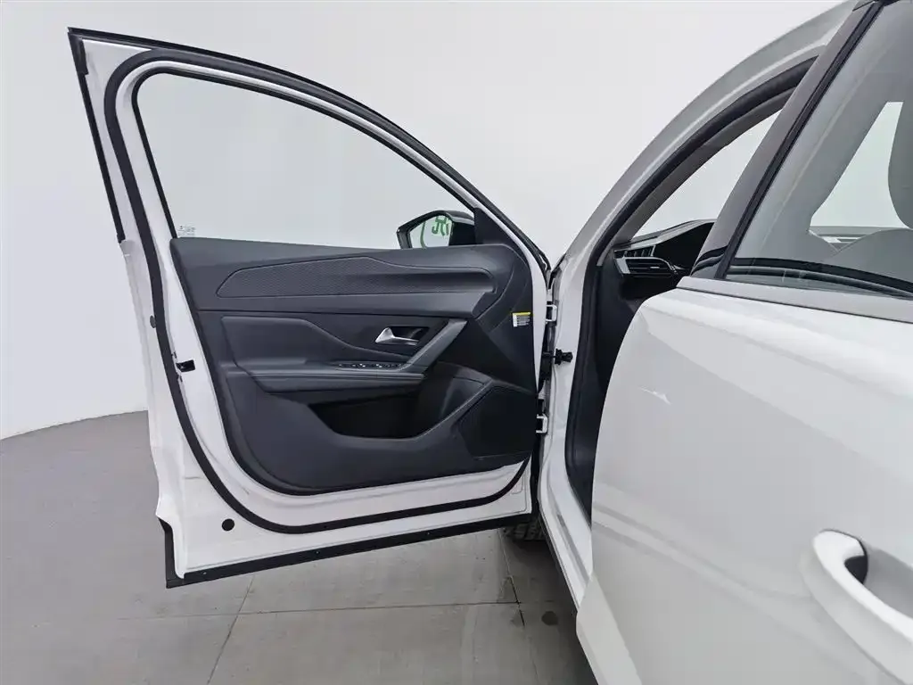Peugeot 408X 2024 из CN, фото 8