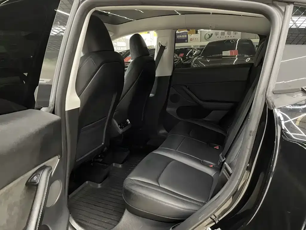 Tesla Model Y 2024 из CN, фото 5