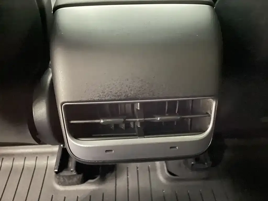 Tesla Model Y 2024 из CN, фото 9