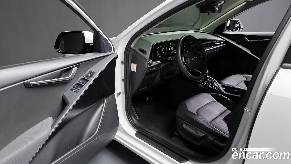 Kia Niro — фото 10