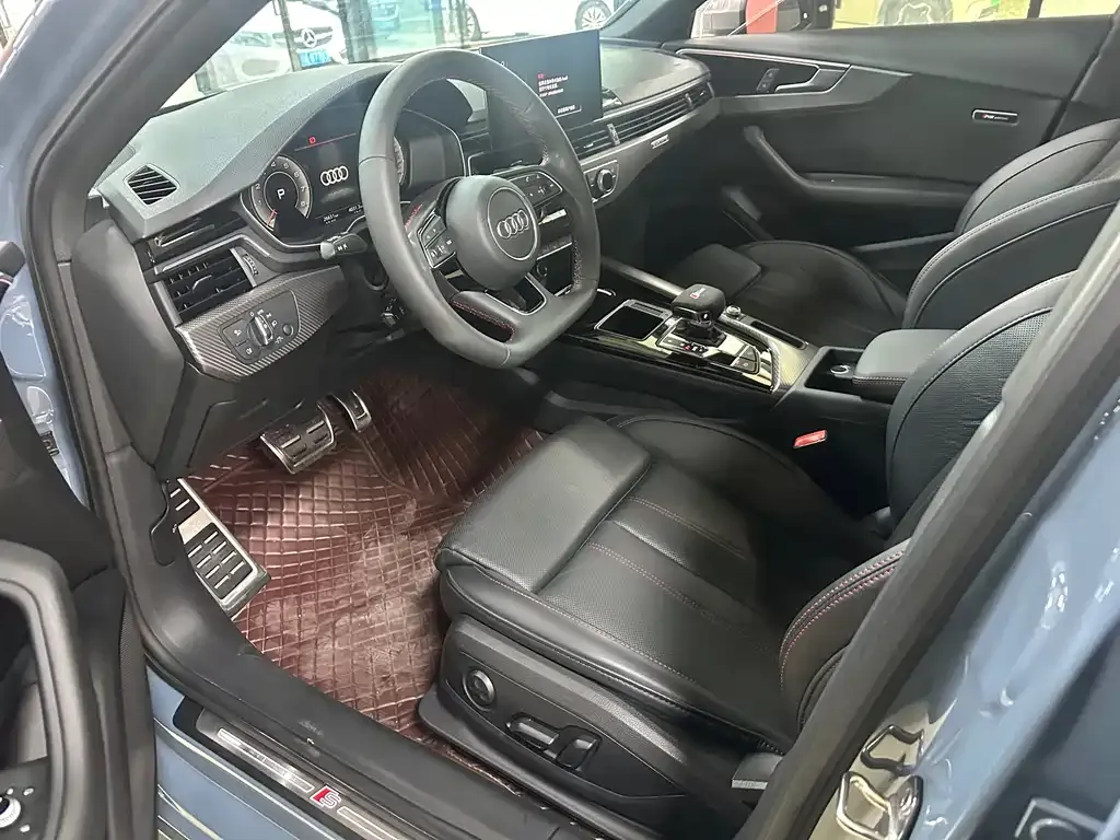 Audi A4L 2022 из CN, фото 4