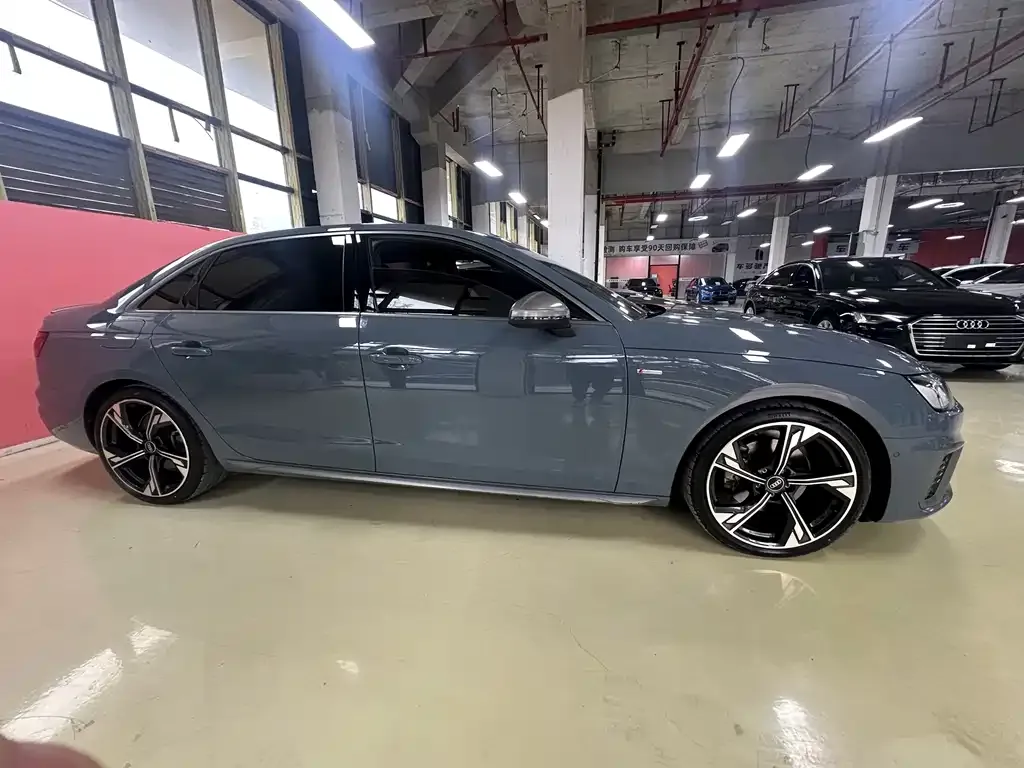 Audi A4L 2022 из CN, фото 9