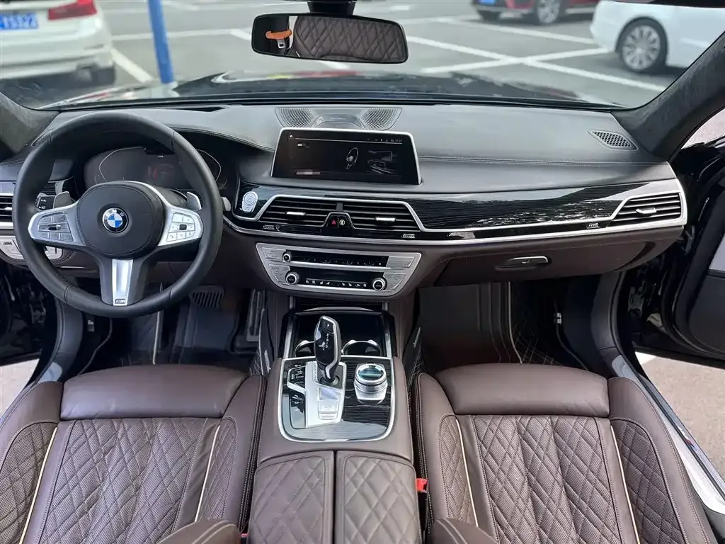 BMW 7 Series 2022 из CN, фото 6