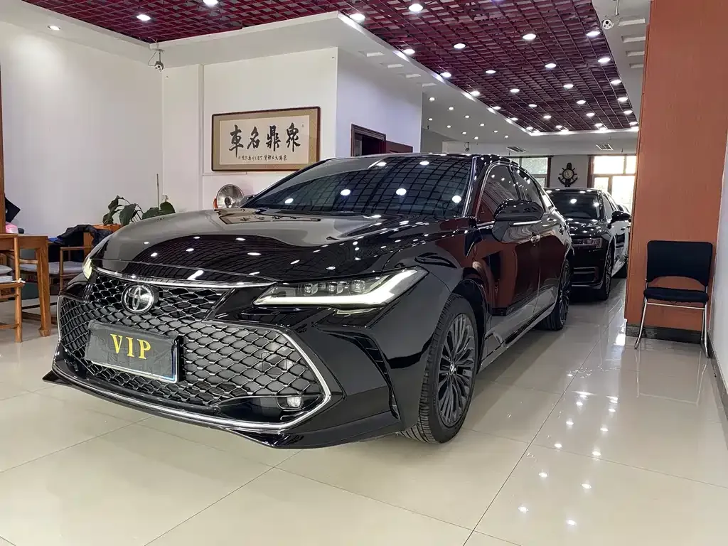 Toyota Avalon 2023 из CN, фото 1