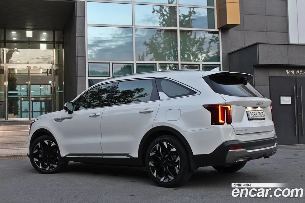 Kia Sorento — фото 6