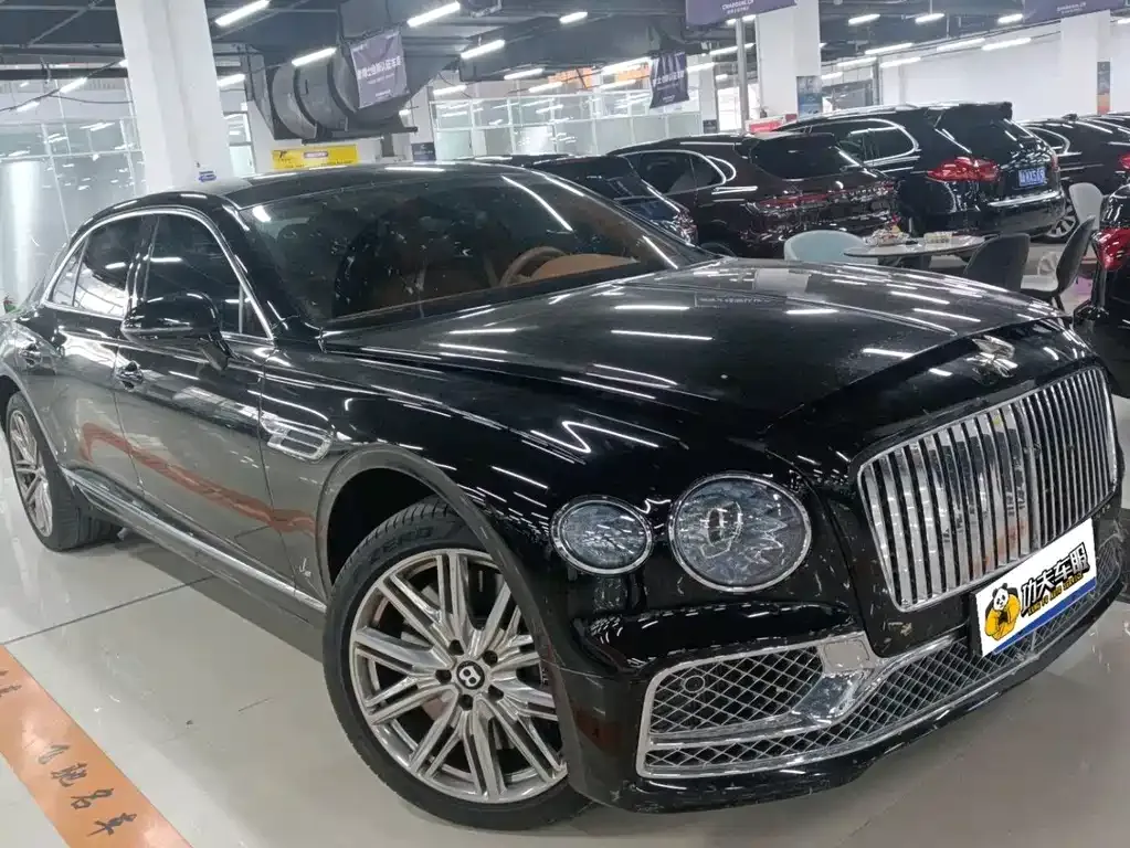 Bentley Flying Spur — фото 1