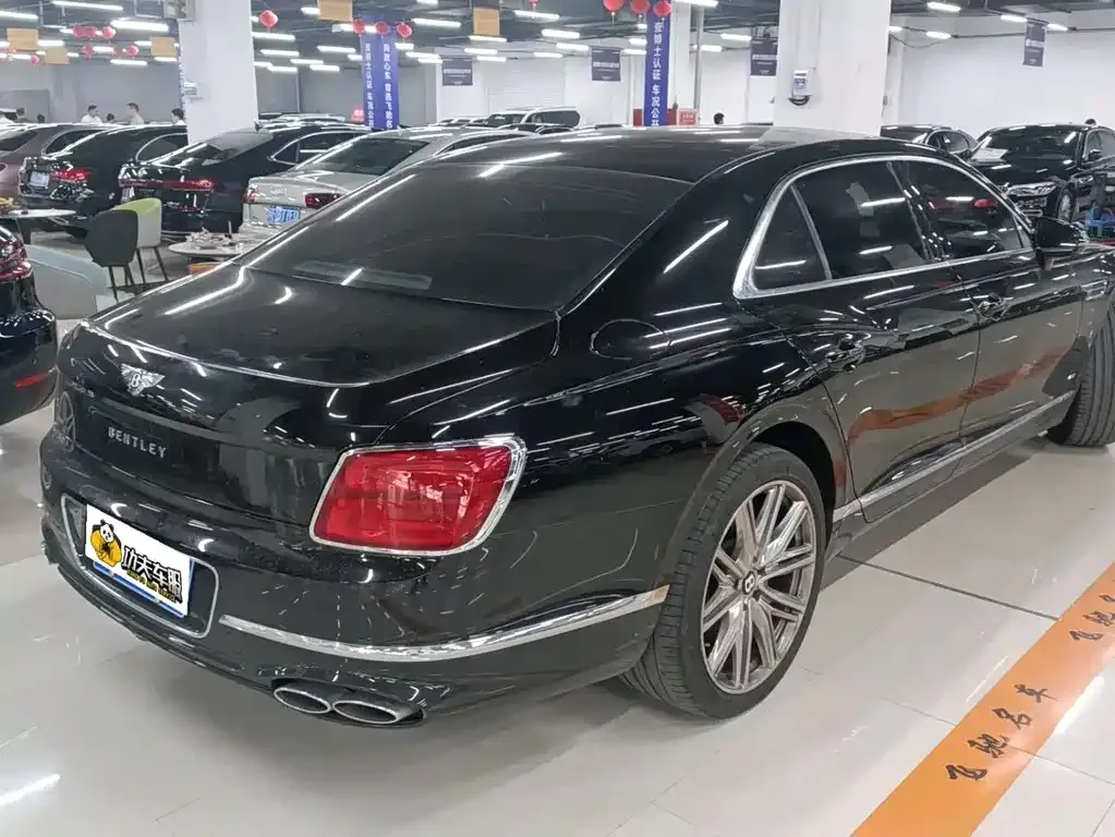 Bentley Flying Spur — фото 2