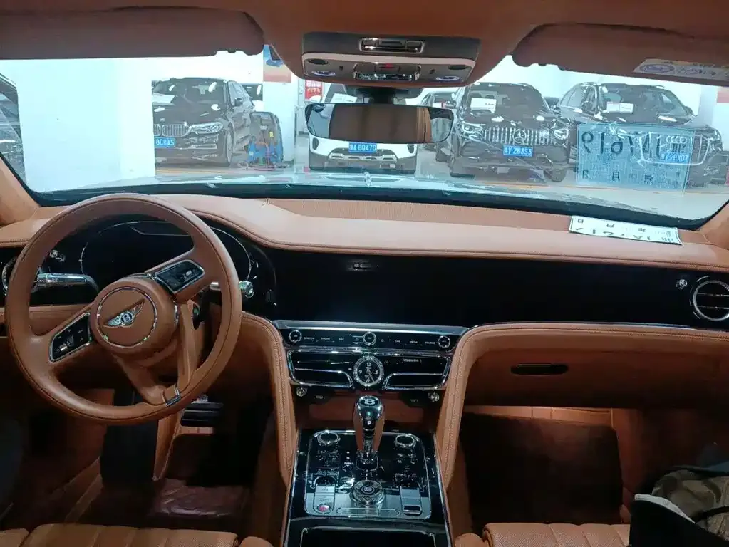 Bentley Flying Spur — фото 3