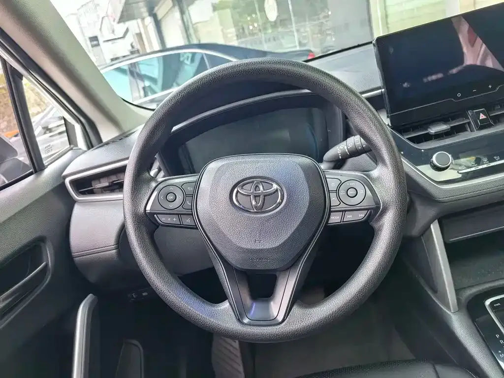 Toyota Corolla Cross 2023 из CN, фото 10
