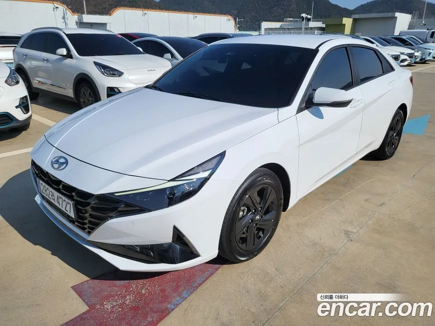 Hyundai AVANTE 2023 из KR, фото 2
