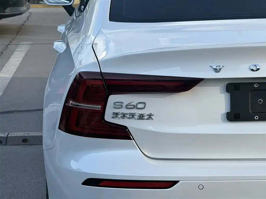 Volvo S60 2024 из CN, фото 7
