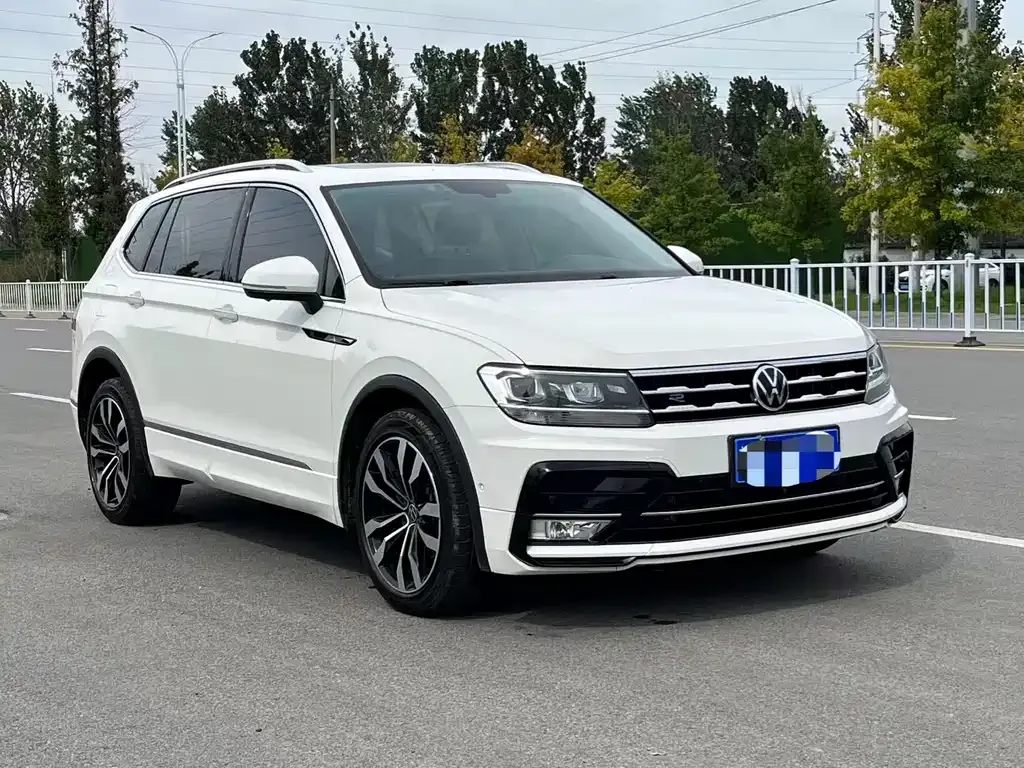 Volkswagen Tiguan L 2021 из CN, фото 3