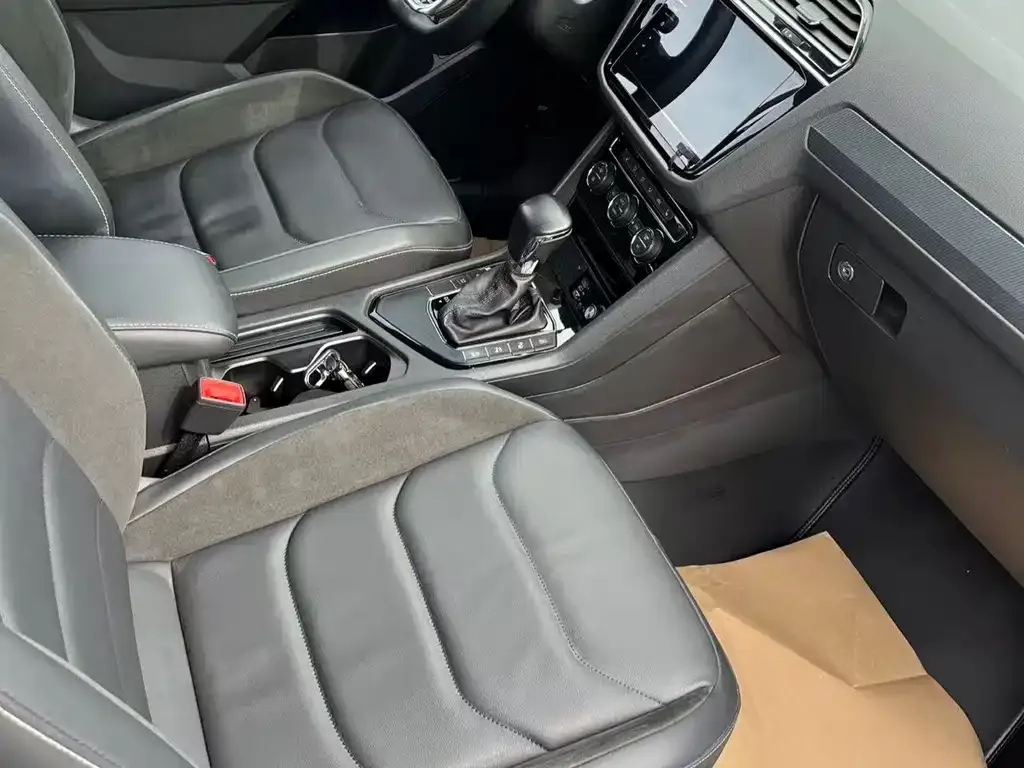 Volkswagen Tiguan L 2021 из CN, фото 8