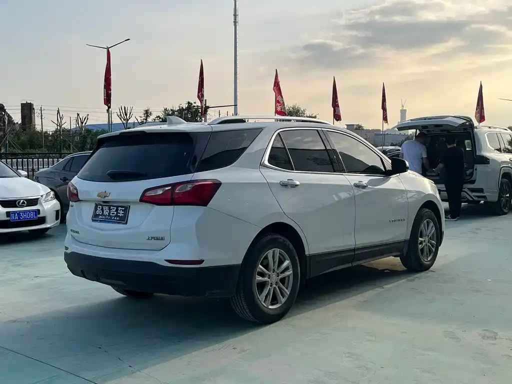 Chevrolet Equinox — фото 10