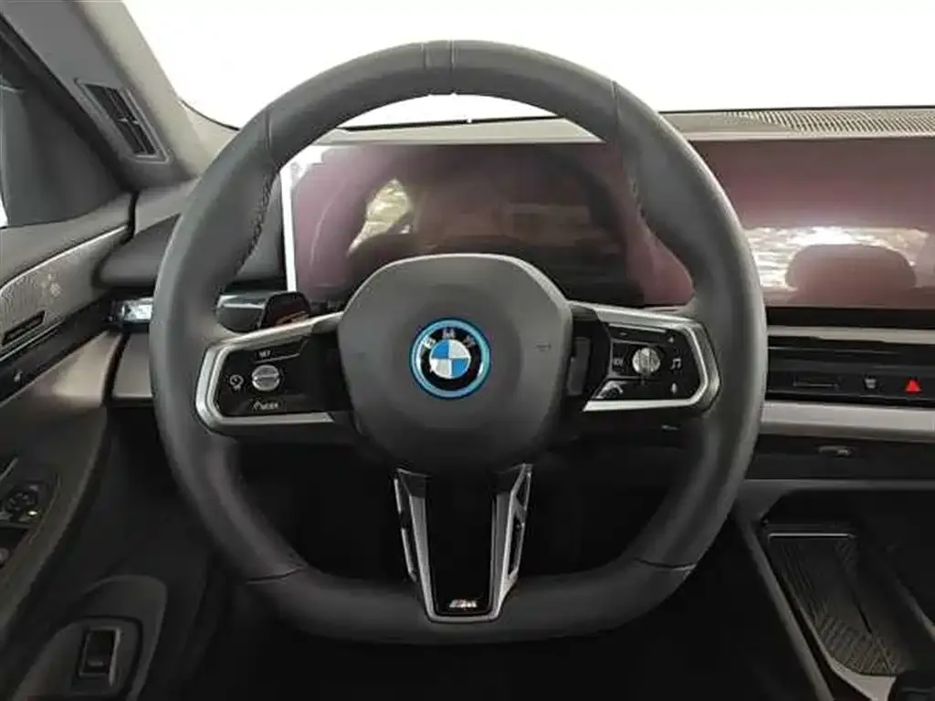 BMW i5 — фото 9