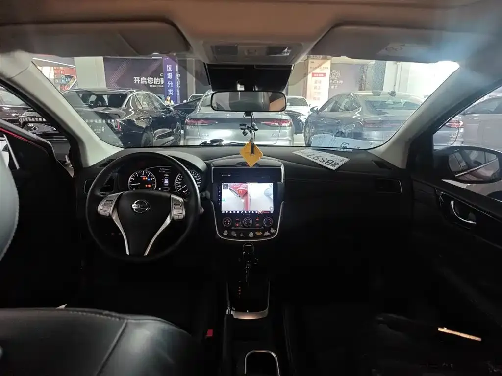 Nissan Tiida 2023 из CN, фото 10