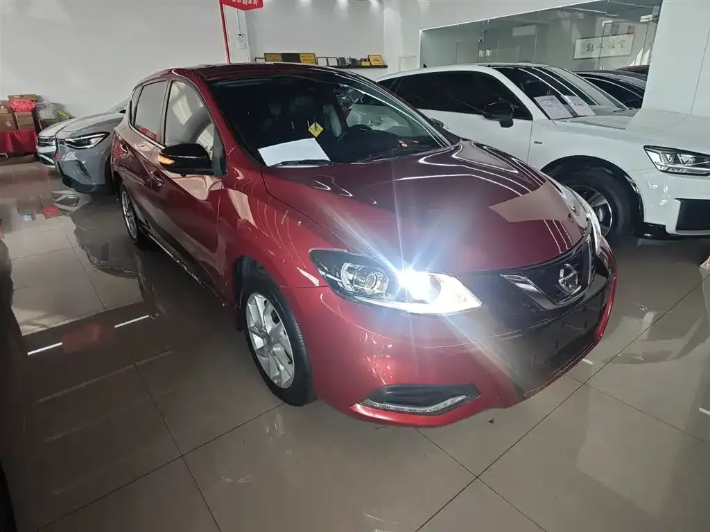 Nissan Tiida 2023 из CN, фото 4