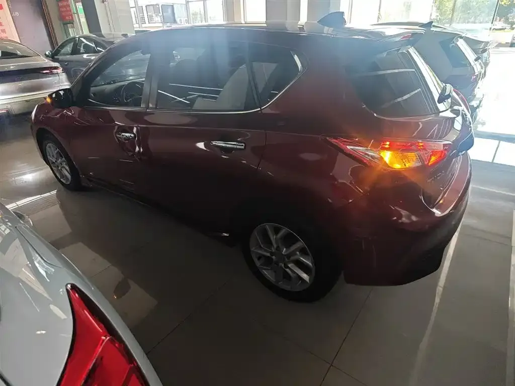 Nissan Tiida 2023 из CN, фото 5