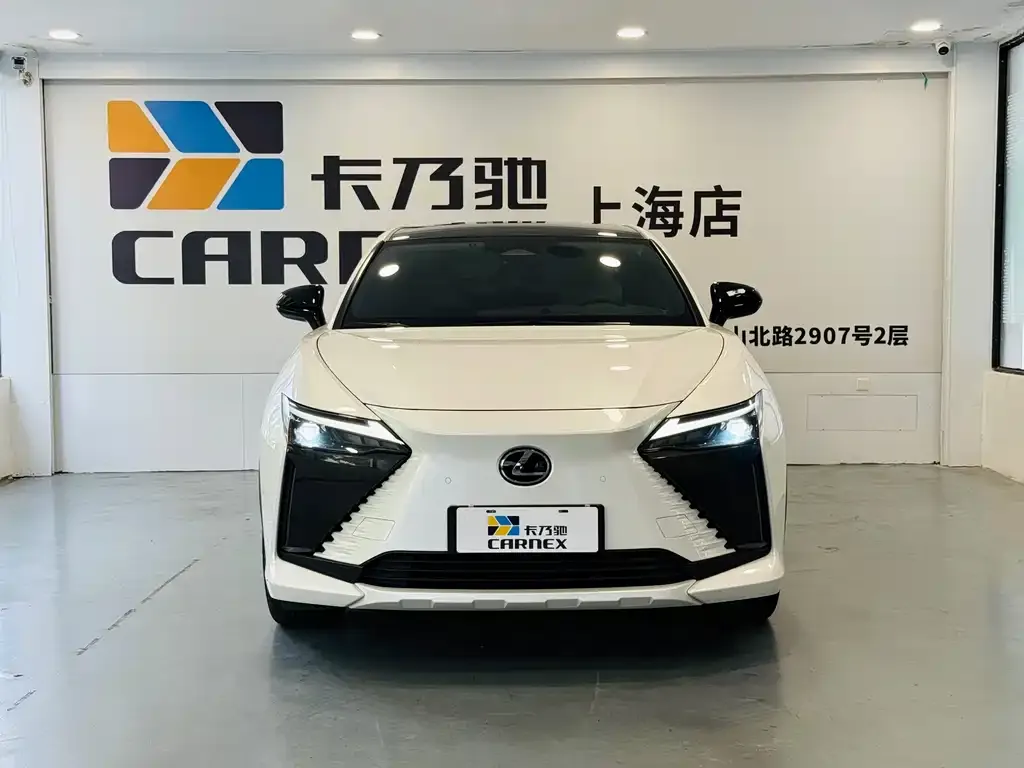 Lexus RZ — фото 2