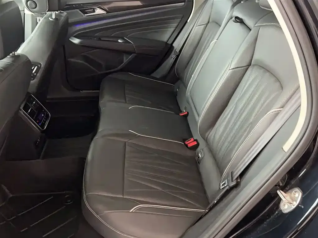 Volkswagen Passat — фото 10