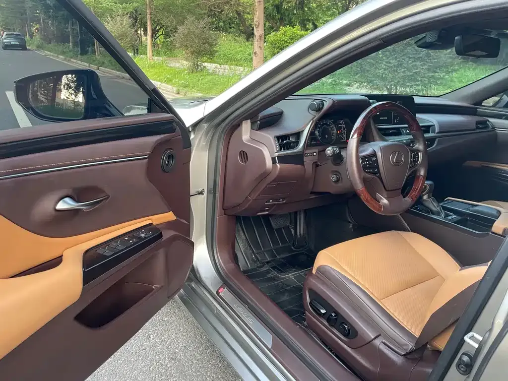 Lexus ES 2021 из CN, фото 7