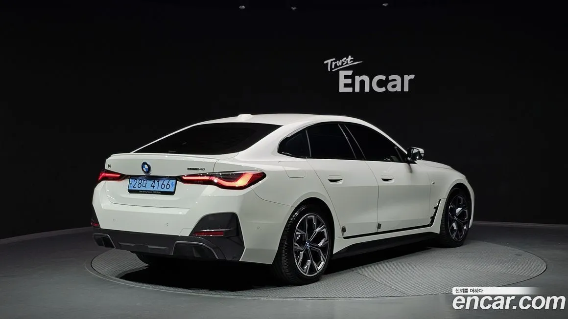BMW i4 — фото 2