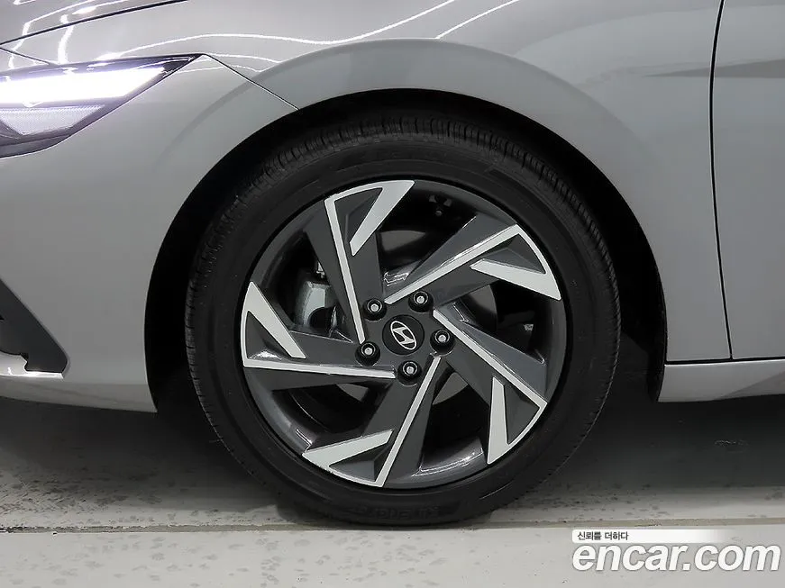 Hyundai AVANTE — фото 5