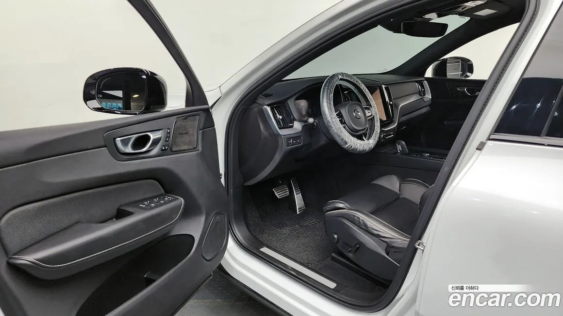 Volvo XC60 2021 из KR, фото 10